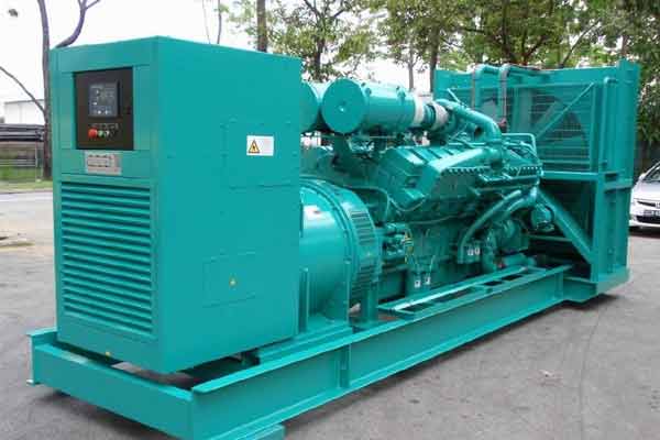 金湾柴油发电机组电压不稳定怎样维修？