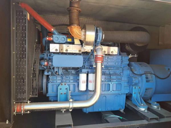 金湾燃油消耗率与进气温度的具体关系是什么？