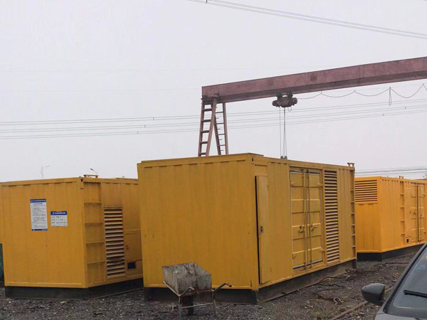 金湾100kw柴油发电机组每小时油耗？