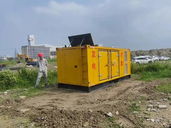 金湾200KW柴油发电机机组每小时的油耗量受哪些因素影响？