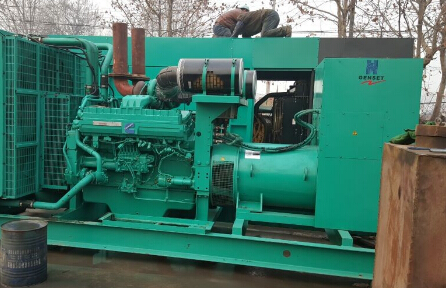 金湾发电机组如何判断水冷式机油散热器内部是否需要清洗？